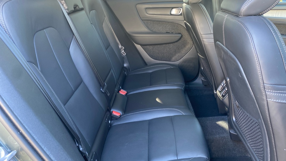Volvo XC40 2.0 B4P Plus Pro Dark 5dr Auto Petrol Estate - Image 6