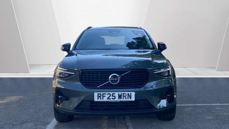 Volvo XC40 2.0 B4P Plus Pro Dark 5dr Auto Petrol Estate - Image 8