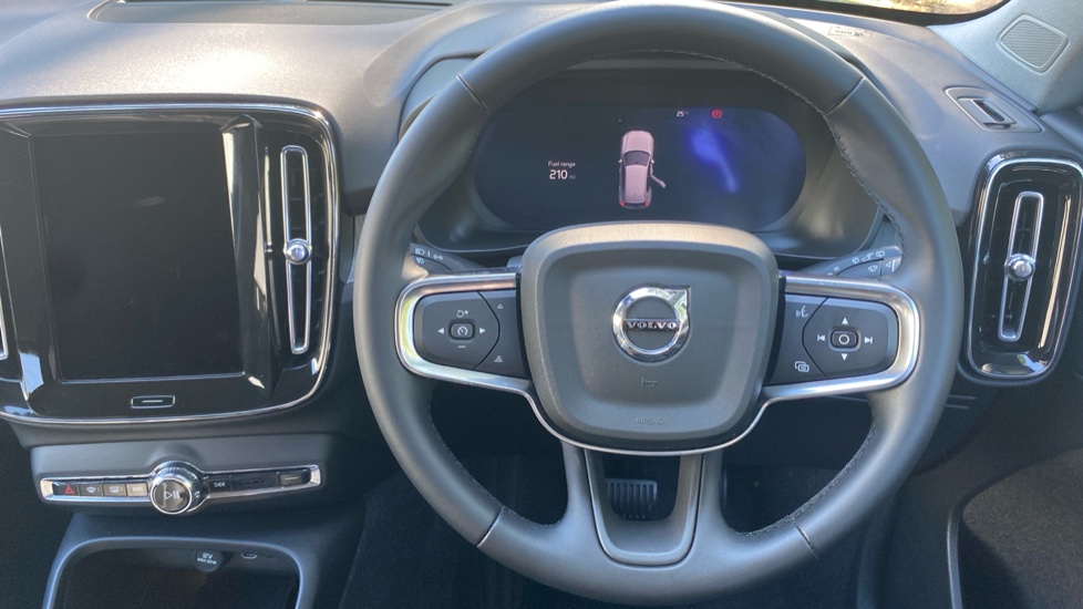 Volvo XC40 2.0 B4P Plus Pro Dark 5dr Auto Petrol Estate - Image 10