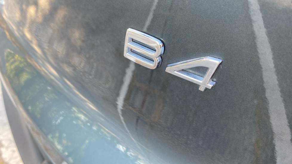 Volvo XC40 2.0 B4P Plus Pro Dark 5dr Auto Petrol Estate - Image 42