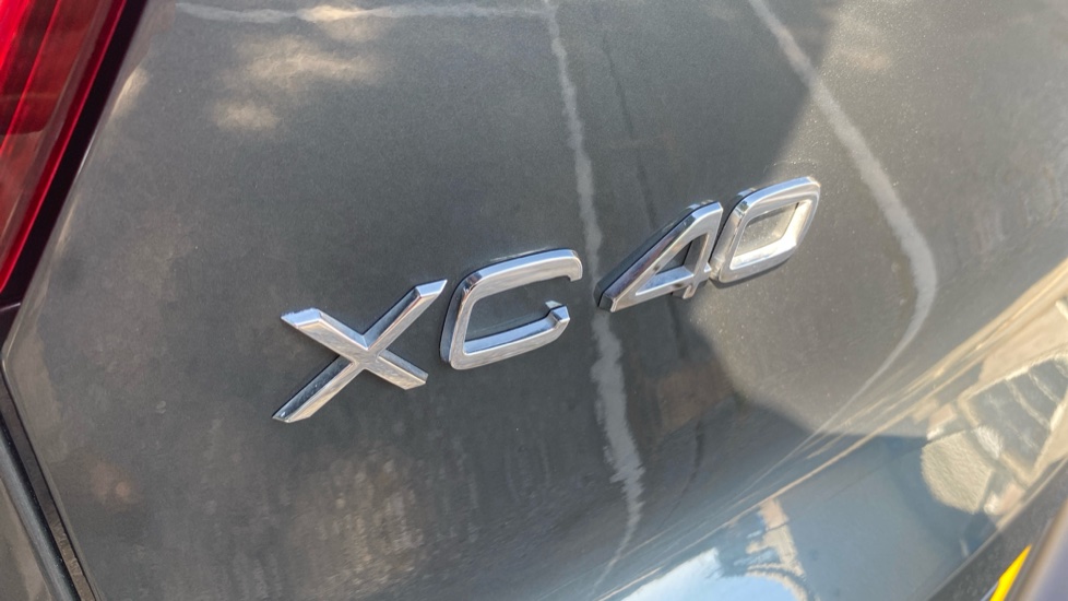 Volvo XC40 2.0 B4P Plus Pro Dark 5dr Auto Petrol Estate - Image 43