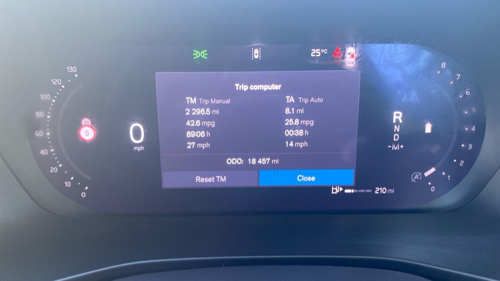 Volvo XC40 2.0 B4P Plus Pro Dark 5dr Auto Petrol Estate - Image 48
