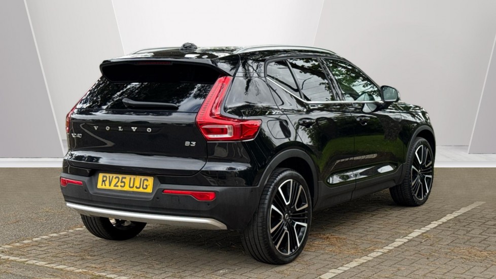 Volvo XC40 2.0 B3P Ultra Dark 5dr Auto Petrol Estate - Image 2