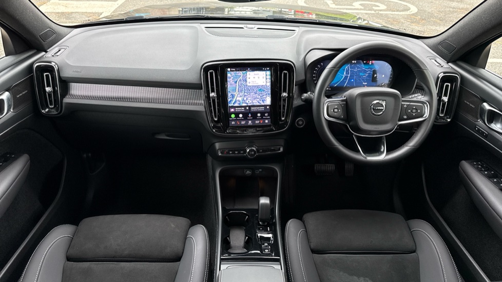 Volvo XC40 2.0 B3P Ultra Dark 5dr Auto Petrol Estate - Image 5