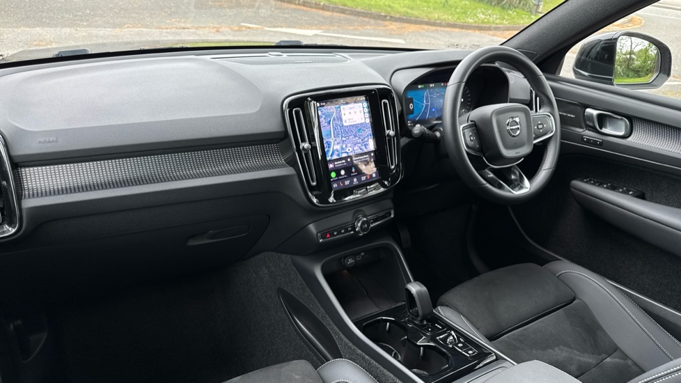 Volvo XC40 2.0 B3P Ultra Dark 5dr Auto Petrol Estate - Image 49