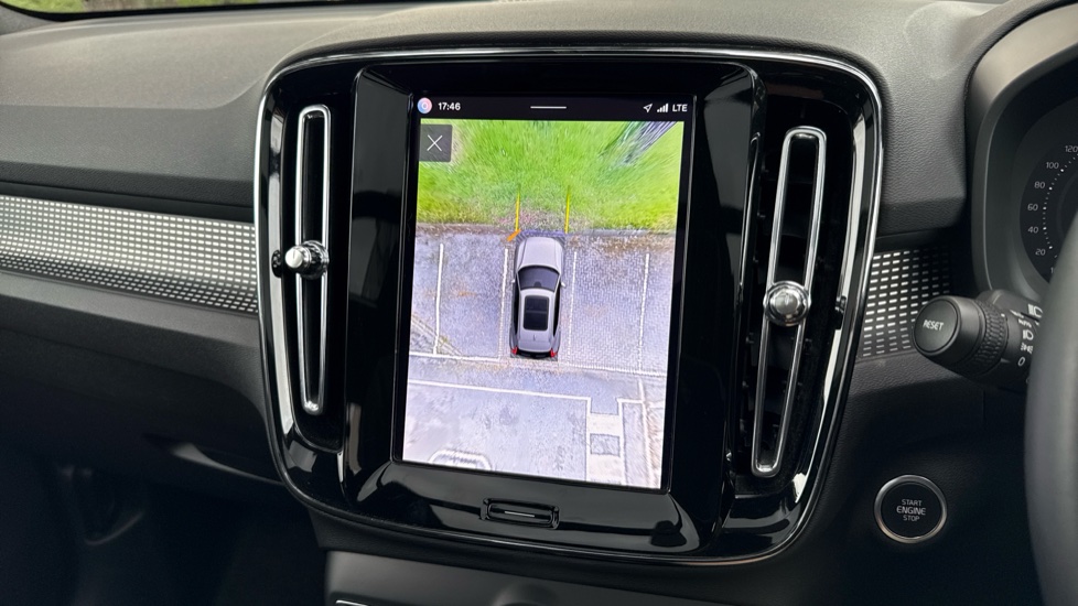 Volvo XC40 2.0 B3P Ultra Dark 5dr Auto Petrol Estate - Image 52