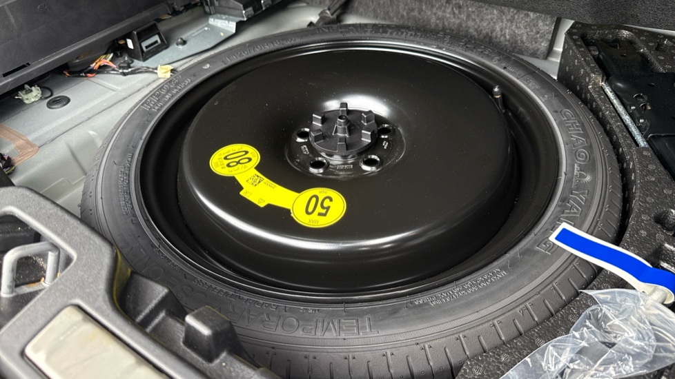 Volvo XC40 2.0 B3P Ultra Dark 5dr Auto Petrol Estate - Image 53