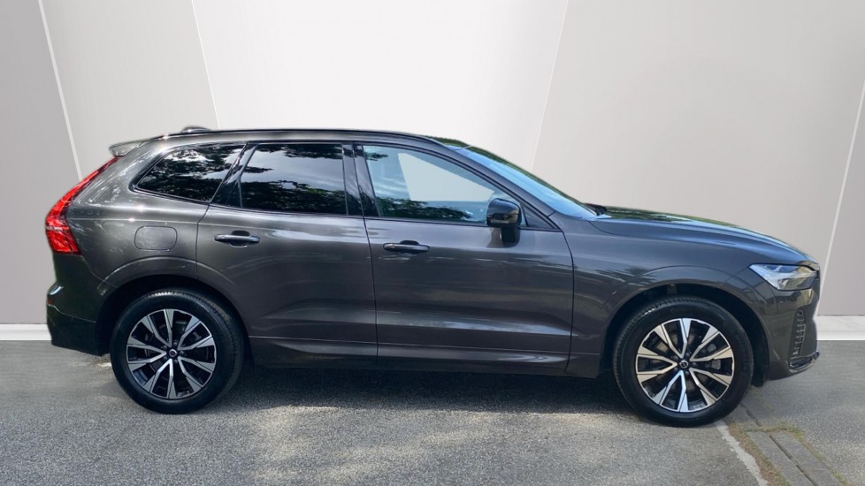 Volvo XC60 2.0 B5P Plus Dark 5dr AWD Geartronic Petrol Estate - Image 3