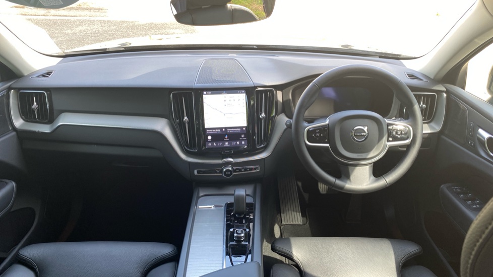 Volvo XC60 2.0 B5P Plus Dark 5dr AWD Geartronic Petrol Estate - Image 5