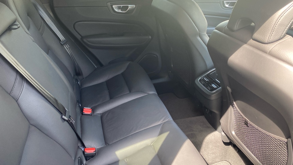 Volvo XC60 2.0 B5P Plus Dark 5dr AWD Geartronic Petrol Estate - Image 6