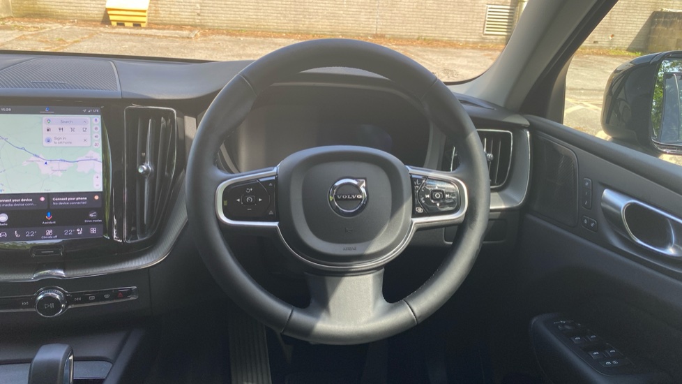 Volvo XC60 2.0 B5P Plus Dark 5dr AWD Geartronic Petrol Estate - Image 10