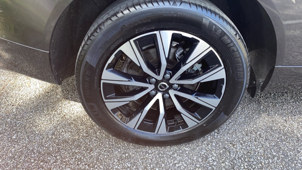 Volvo XC60 2.0 B5P Plus Dark 5dr AWD Geartronic Petrol Estate - Image 39