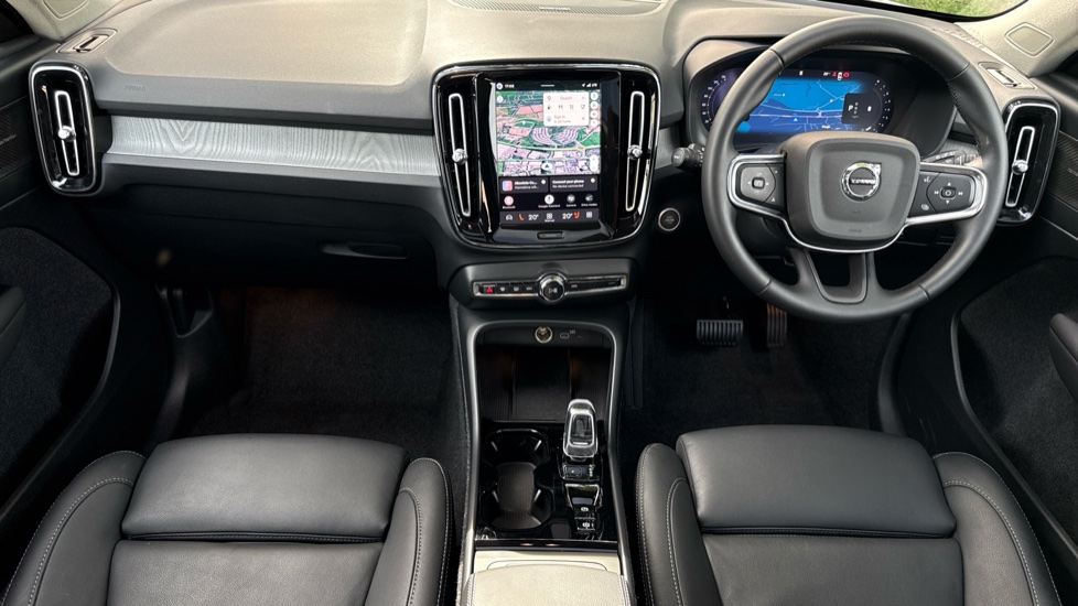 Volvo XC40 2.0 B3P Ultra Dark 5dr Auto Petrol Estate - Image 5