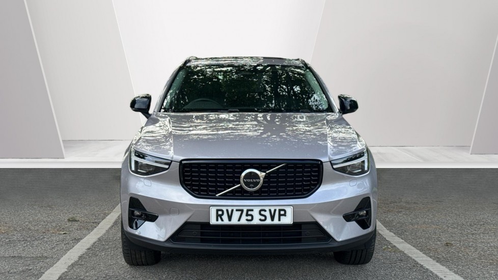 Volvo XC40 2.0 B3P Ultra Dark 5dr Auto Petrol Estate - Image 8