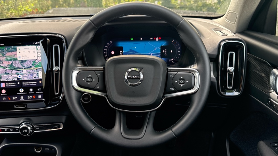 Volvo XC40 2.0 B3P Ultra Dark 5dr Auto Petrol Estate - Image 10