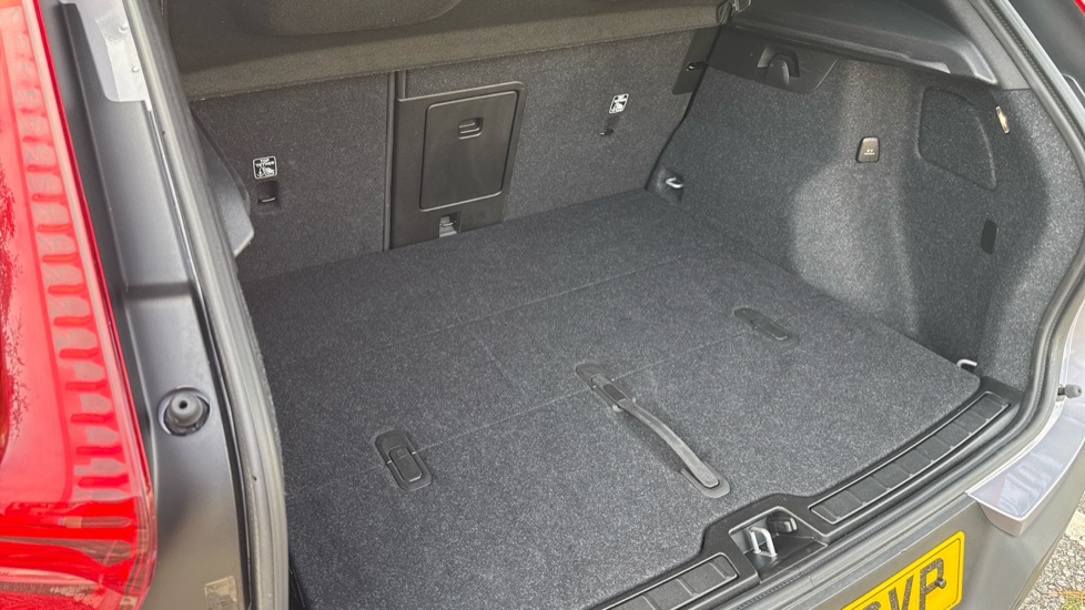 Volvo XC40 2.0 B3P Ultra Dark 5dr Auto Petrol Estate - Image 36