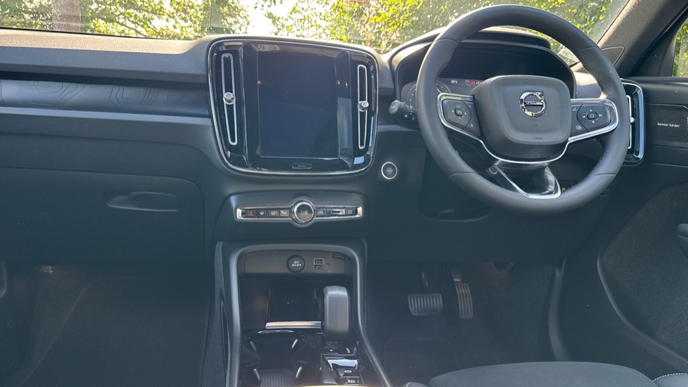 Volvo XC40 1.5 T5 Recharge PHEV Ultimate Dark 5dr Auto Estate - Image 5