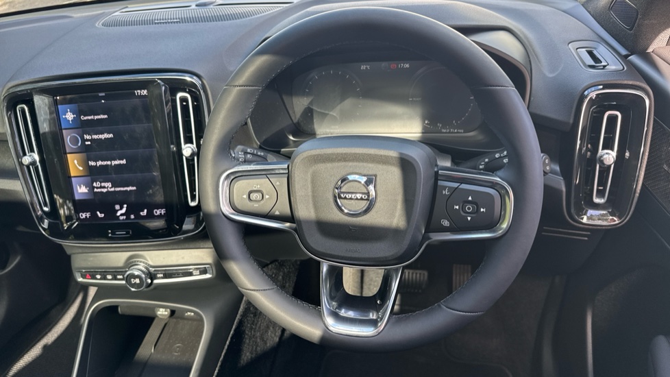 Volvo XC40 1.5 T5 Recharge PHEV Ultimate Dark 5dr Auto Estate - Image 10