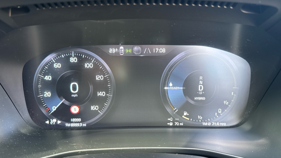 Volvo XC40 1.5 T5 Recharge PHEV Ultimate Dark 5dr Auto Estate - Image 11