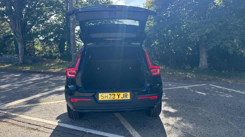 Volvo XC40 1.5 T5 Recharge PHEV Ultimate Dark 5dr Auto Estate - Image 13