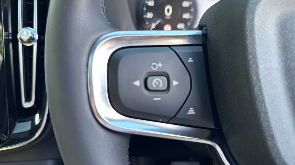 Volvo XC40 1.5 T5 Recharge PHEV Ultimate Dark 5dr Auto Estate - Image 21