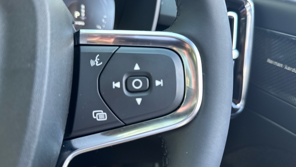 Volvo XC40 1.5 T5 Recharge PHEV Ultimate Dark 5dr Auto Estate - Image 22