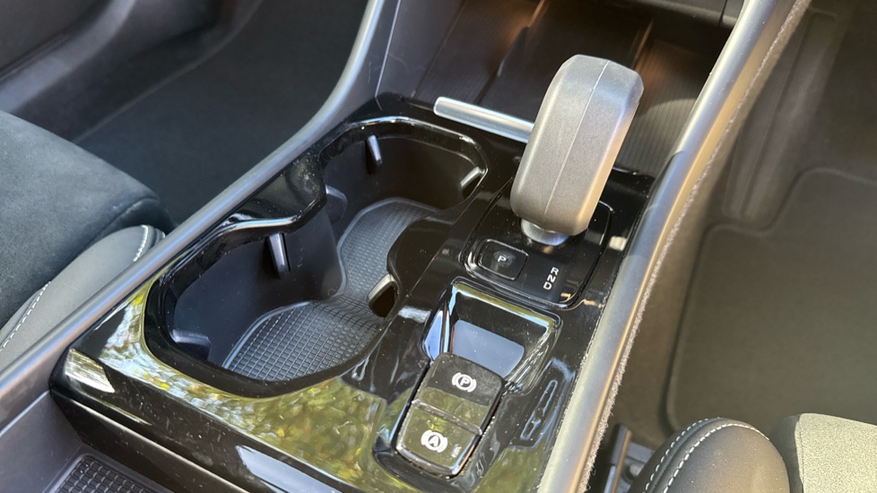 Volvo XC40 1.5 T5 Recharge PHEV Ultimate Dark 5dr Auto Estate - Image 26