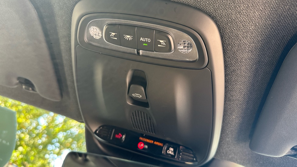 Volvo XC40 1.5 T5 Recharge PHEV Ultimate Dark 5dr Auto Estate - Image 28