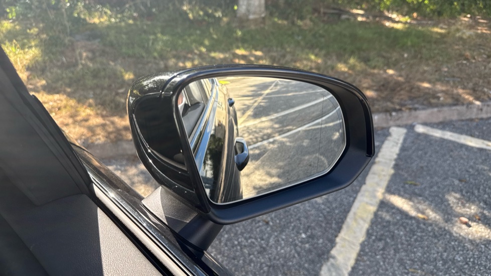 Volvo XC40 1.5 T5 Recharge PHEV Ultimate Dark 5dr Auto Estate - Image 32
