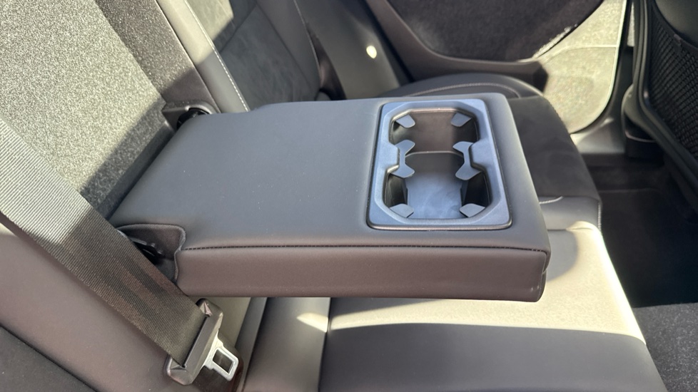 Volvo XC40 1.5 T5 Recharge PHEV Ultimate Dark 5dr Auto Estate - Image 34