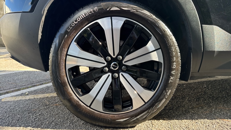 Volvo XC40 1.5 T5 Recharge PHEV Ultimate Dark 5dr Auto Estate - Image 36