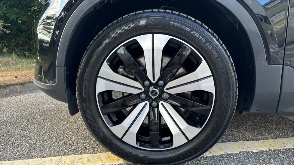 Volvo XC40 1.5 T5 Recharge PHEV Ultimate Dark 5dr Auto Estate - Image 38
