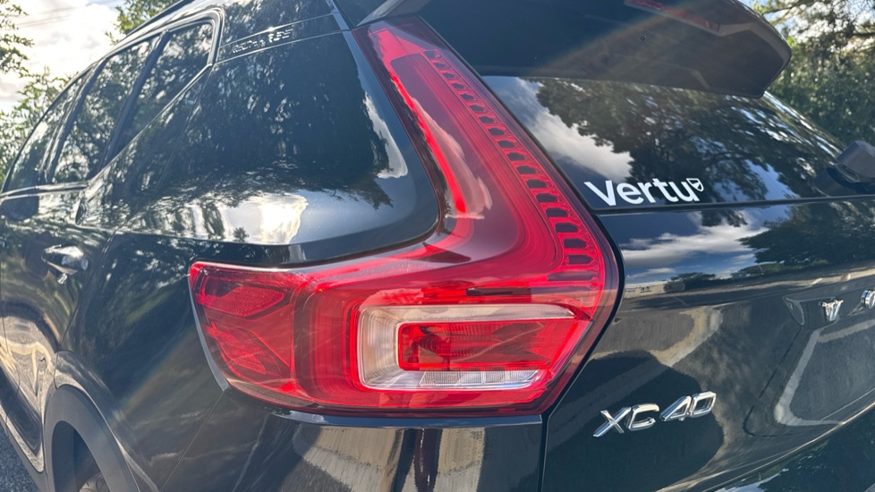 Volvo XC40 1.5 T5 Recharge PHEV Ultimate Dark 5dr Auto Estate - Image 40