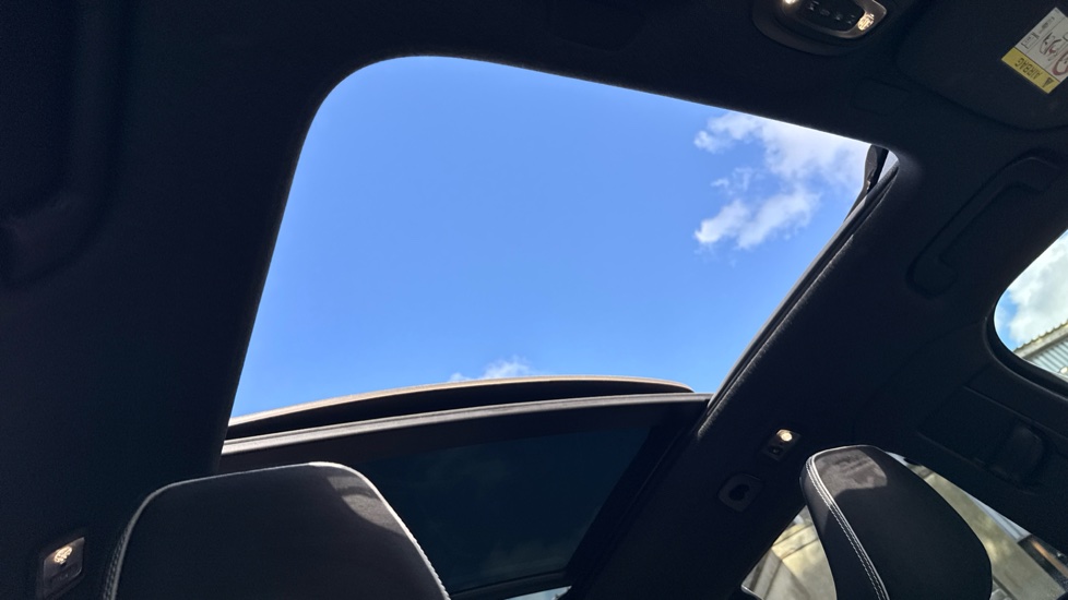 Volvo XC40 1.5 T5 Recharge PHEV Ultimate Dark 5dr Auto Estate - Image 45