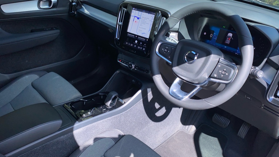 Volvo XC40 2.0 B3P Plus Dark 5dr Auto Petrol Estate - Image 4