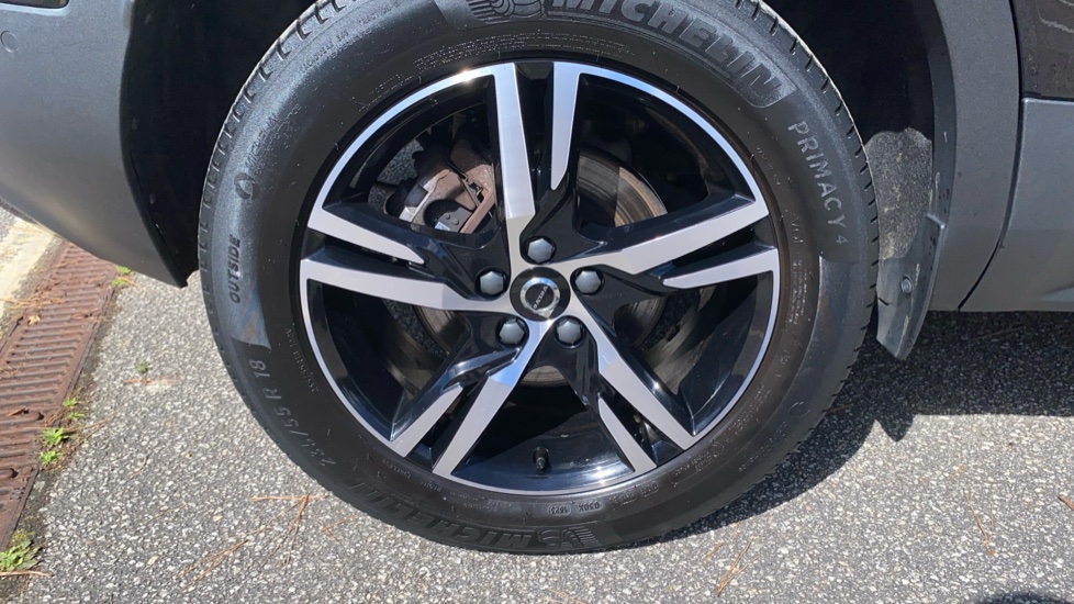 Volvo XC40 2.0 B3P Plus Dark 5dr Auto Petrol Estate - Image 37