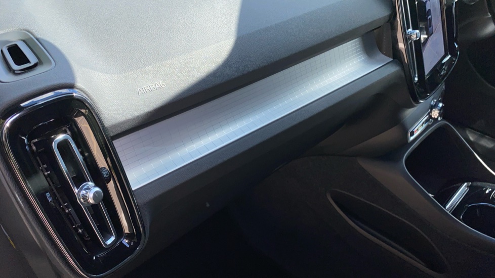 Volvo XC40 2.0 B3P Plus Dark 5dr Auto Petrol Estate - Image 41