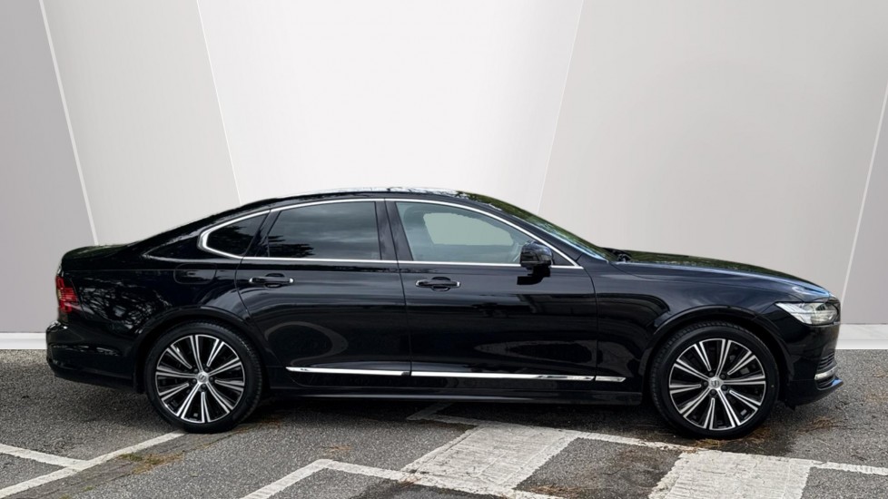 Volvo S90 2.0 T8 Recharge PHEV Inscription 4dr AWD Auto Saloon - Image 3