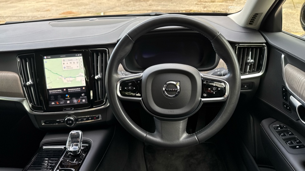 Volvo S90 2.0 T8 Recharge PHEV Inscription 4dr AWD Auto Saloon - Image 10