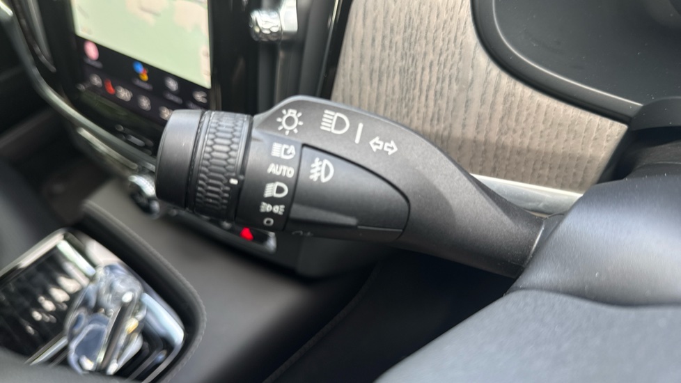 Volvo S90 2.0 T8 Recharge PHEV Inscription 4dr AWD Auto Saloon - Image 19