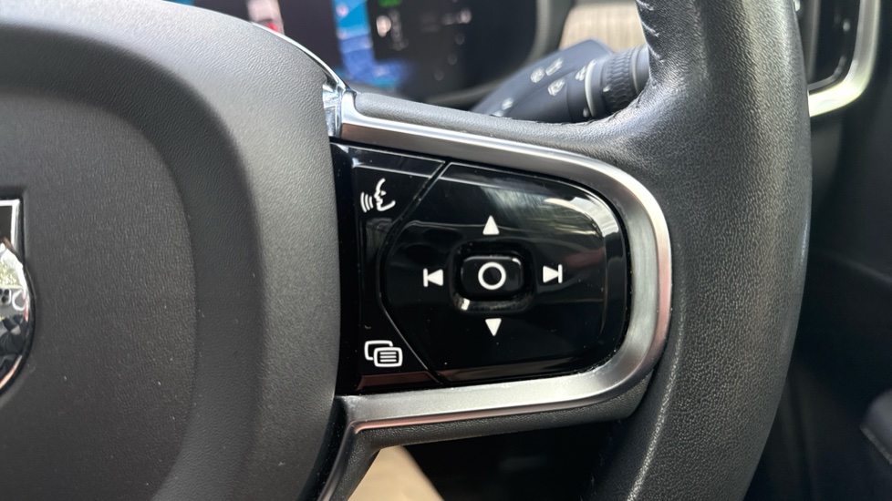Volvo S90 2.0 T8 Recharge PHEV Inscription 4dr AWD Auto Saloon - Image 21
