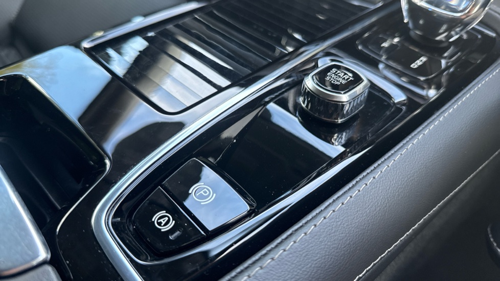 Volvo S90 2.0 T8 Recharge PHEV Inscription 4dr AWD Auto Saloon - Image 26