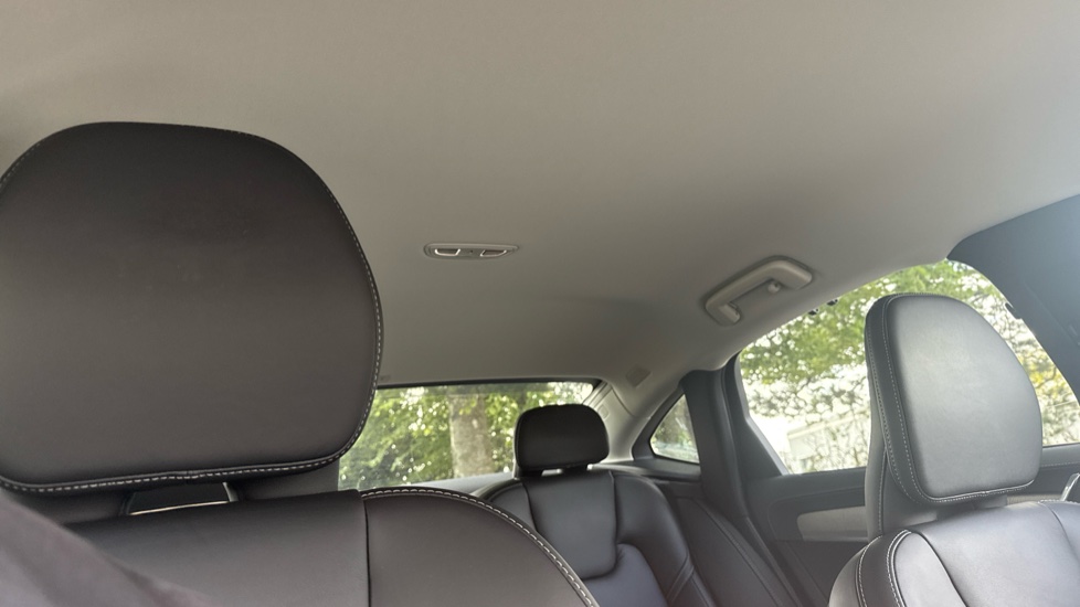 Volvo S90 2.0 T8 Recharge PHEV Inscription 4dr AWD Auto Saloon - Image 30
