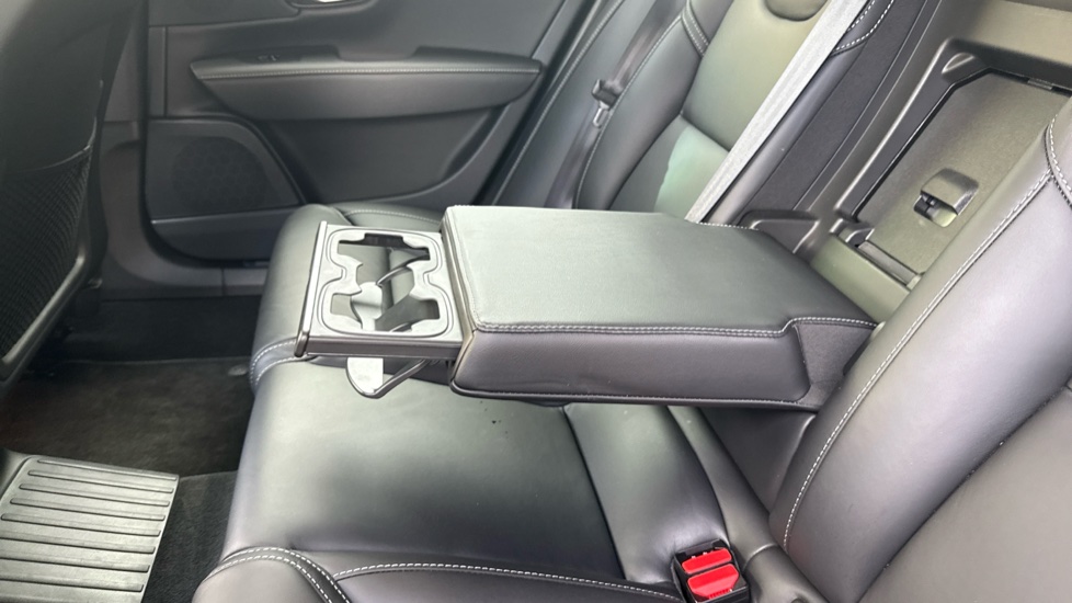 Volvo S90 2.0 T8 Recharge PHEV Inscription 4dr AWD Auto Saloon - Image 33
