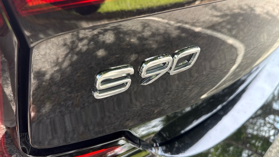Volvo S90 2.0 T8 Recharge PHEV Inscription 4dr AWD Auto Saloon - Image 37