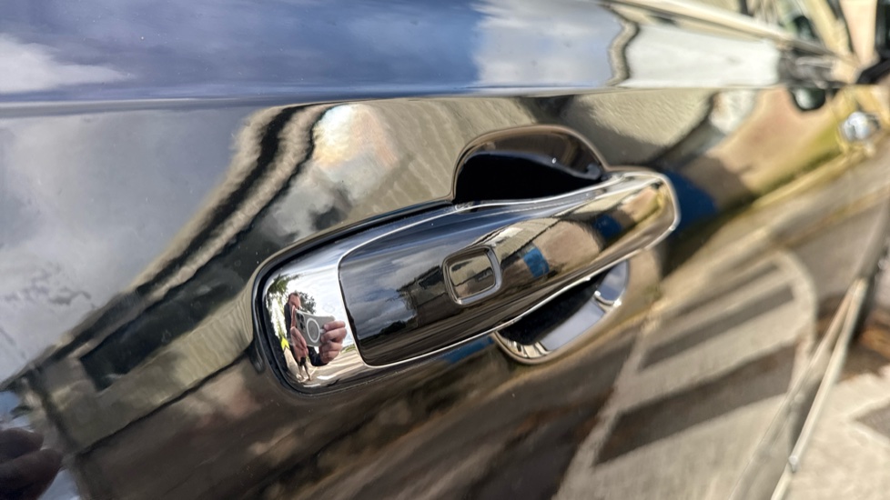 Volvo S90 2.0 T8 Recharge PHEV Inscription 4dr AWD Auto Saloon - Image 39