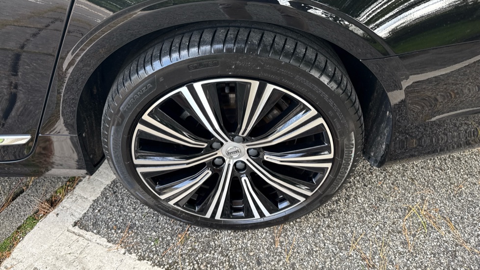 Volvo S90 2.0 T8 Recharge PHEV Inscription 4dr AWD Auto Saloon - Image 41