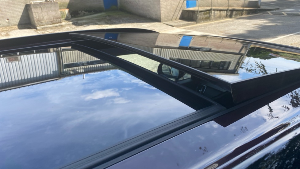 Volvo XC90 2.0 T8 PHEV Plus Dark 5dr AWD Geartronic Estate - Image 52