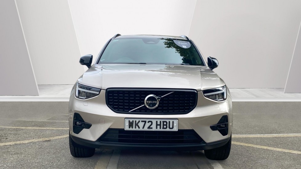 Volvo XC40 2.0 B4P Ultimate Dark 5dr Auto Petrol Estate - Image 8