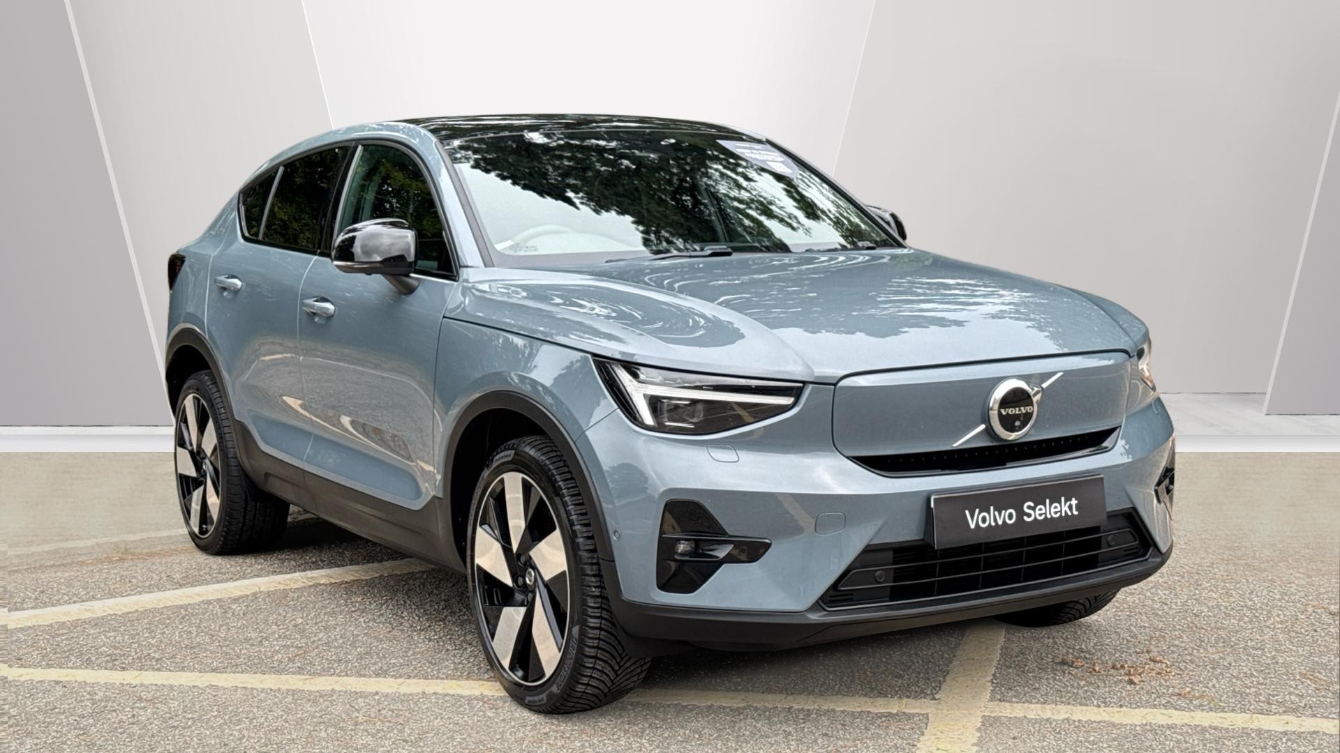 Volvo C40 listing photo